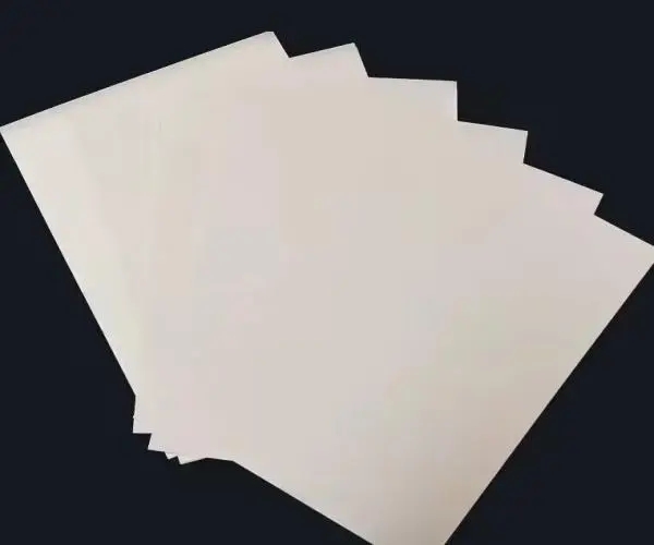 Các tính năng khác nhau của tấm phủ PE