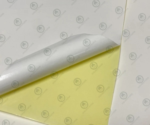 Đặc điểm độc đáo của giấy thủy tinh màu