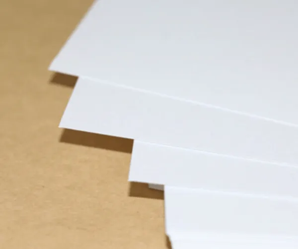 Những đặc tính giấy nào ảnh hưởng đến sự thay đổi màu sắc trong in ấn?