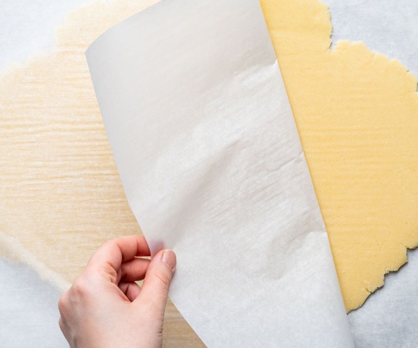 High-quality_parchment_paper.jpg High-quality_parchment_paper.jpg